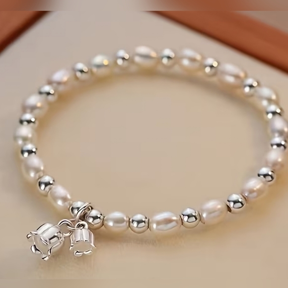 Elegant Silver and White Fashion Pearl Bracelet - Picture 2 of 5